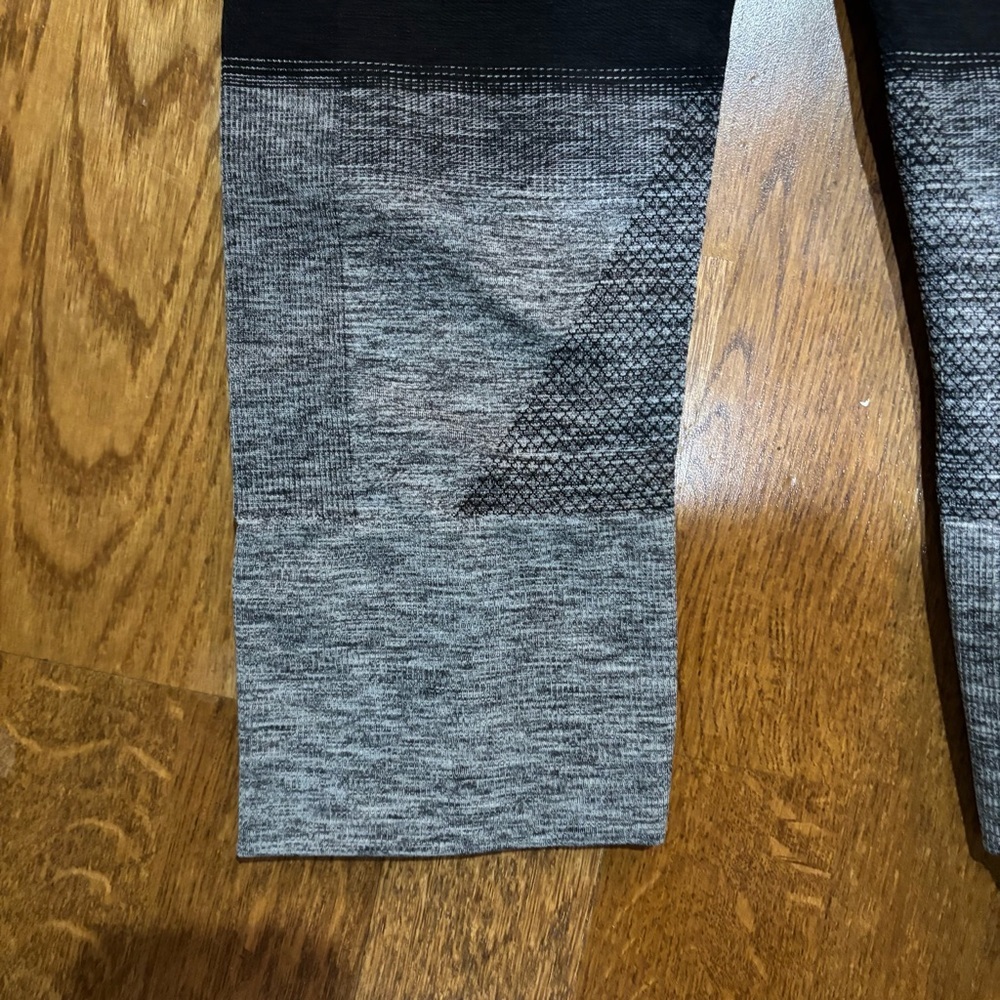 Lululemon Seamlessly Street Crop Yoga Leggings Black Gray Ombre Stretch Size 4 - Picture 4 of 11